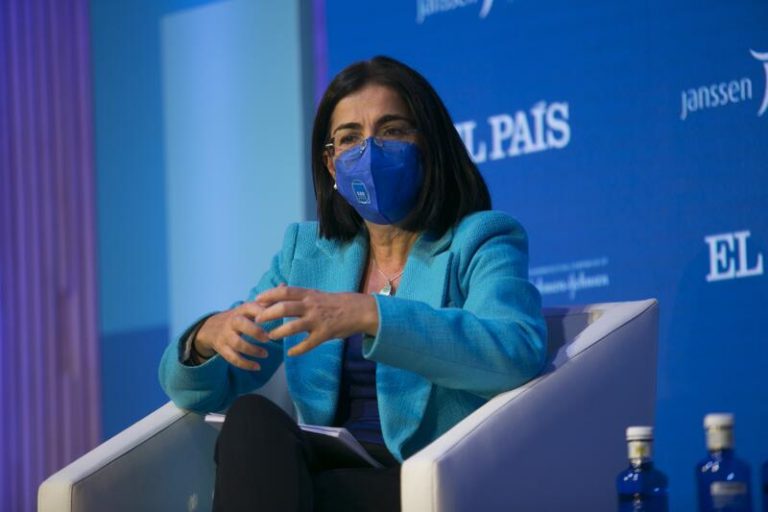 Darias fija el objetivo de tener la Estrategia de Salud Mental a final de año