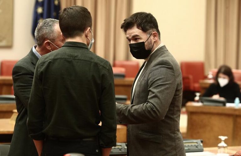 ERC, Más País y Compromís exigen al Gobierno subir ya el SMI