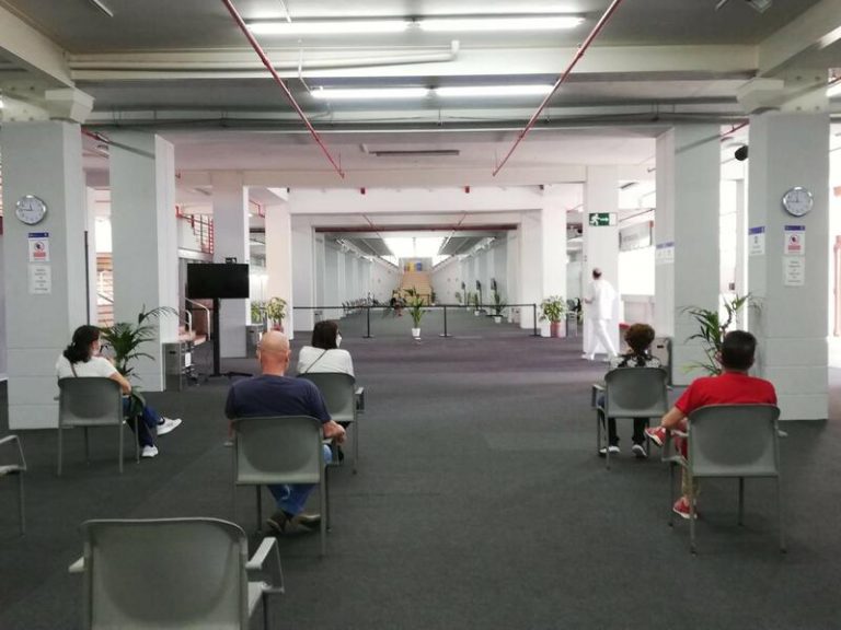 Canarias reorganizará el horario de los puntos de vacunación de Gran Canaria y Tenerife