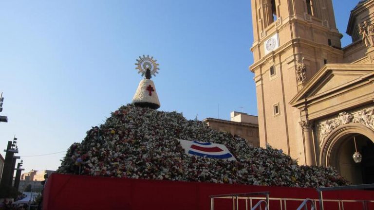 Zaragoza anuncia una ofrenda de flores a la Virgen del Pilar restringida a 20.000 personas
