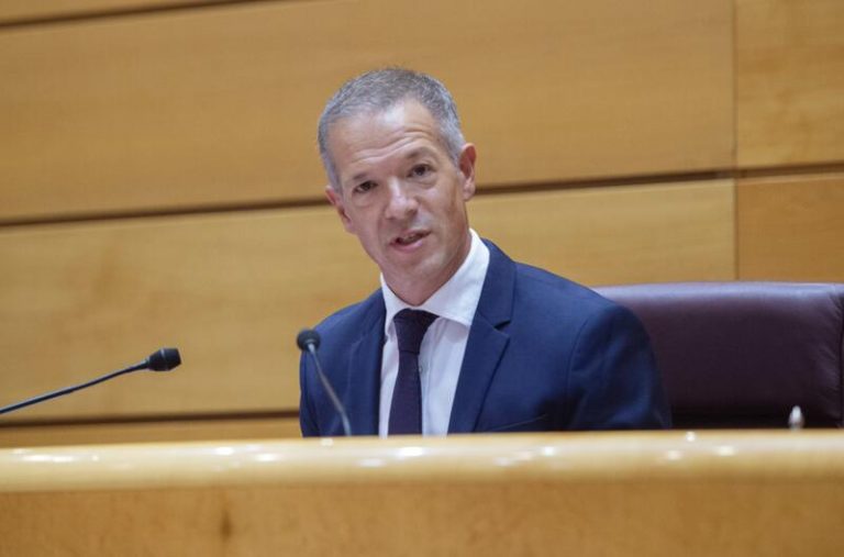 Ander Gil se estrena como presidente del Senado apelando a la moderación