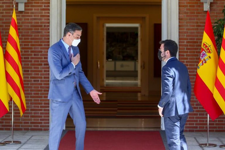 Sánchez trata de impulsar con Aragonés la mesa de diálogo con Cataluña por segunda vez