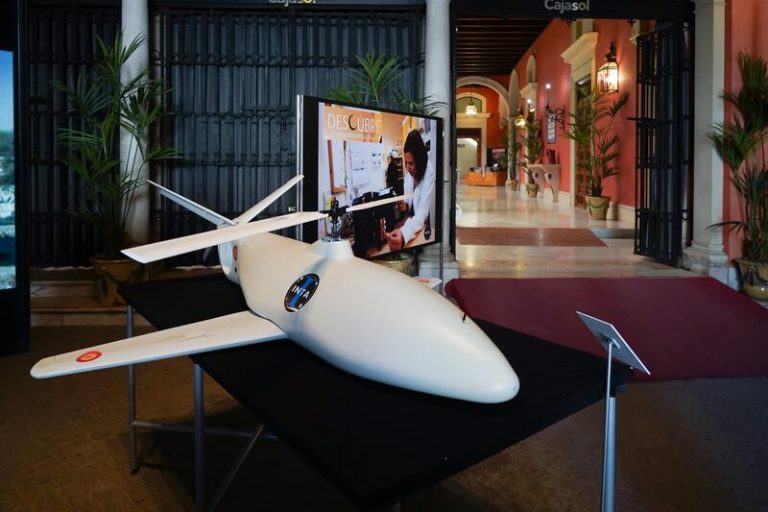 Robles y Morant destacan las actividades del Instituto Nacional de Técnica Aeroespacial 'Esteban Terradas'