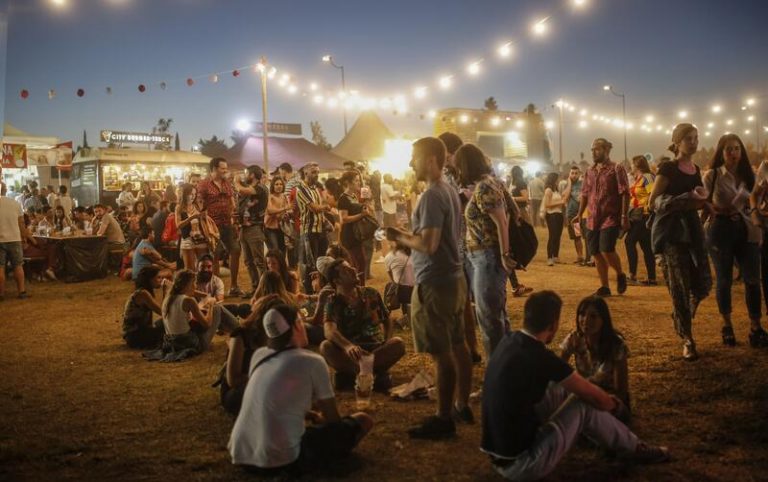 La nueva orden de Andalucía permite el 100% de aforo en cultos, cines, teatros o festivales en el nivel 1