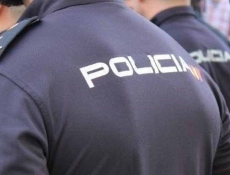 Seis agentes declaran por una 'patada en la puerta' en una fiesta ilegal en un piso turístico de Madrid