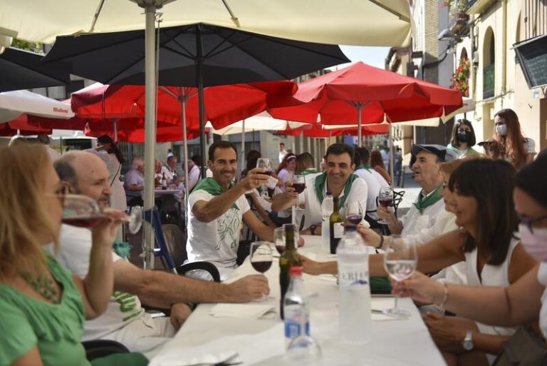 Las CCAA flexibilizan cada vez más restricciones avanzando hacia la normalidad