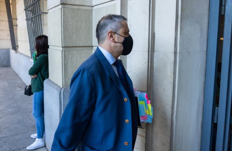 El TS ratifica la condena al exdirector de Mercasevilla por malversación