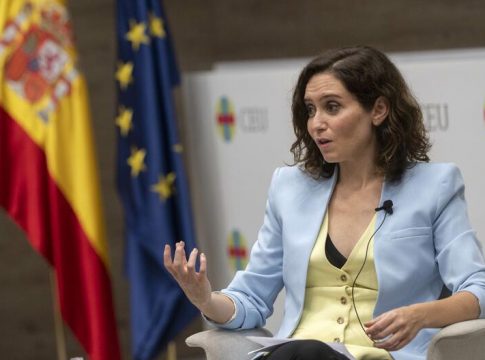 Ayuso Ayuso presenta la Oficina del Español que dirige Toni Cantó