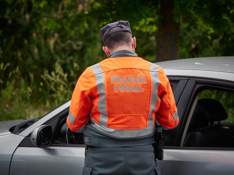 Detenido en Villava por darse a la fuga, carecer de permiso de conducir y positivo en drogas