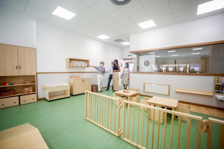 ACADE alerta de la desaparición de casi un millar de centros de infantil en un curso