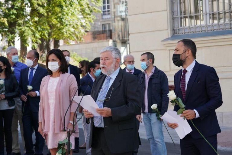 Instituciones y víctimas recuerdan a los personas asesinadas por Parot