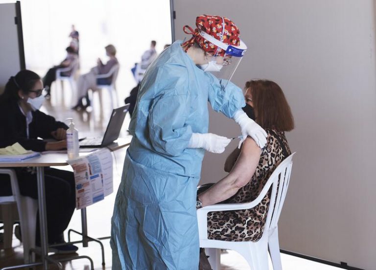 El SCS vacunará sin cita en universidades, hospitales y centros de salud