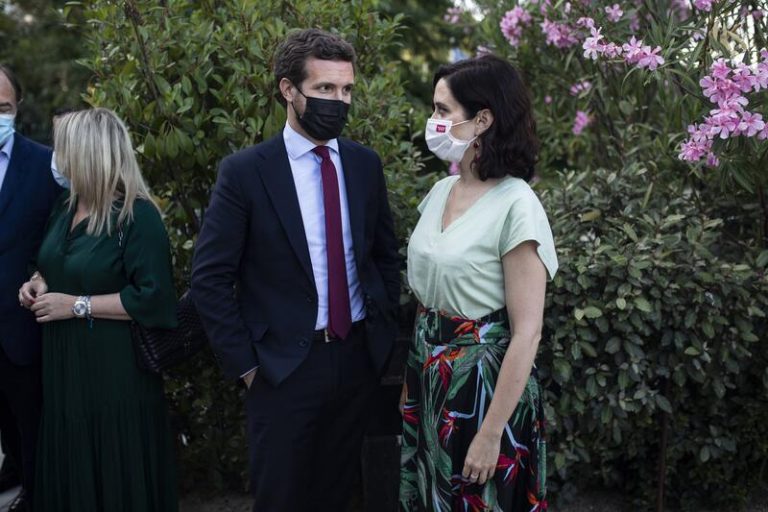 Ayuso se mantendrá firme en su apuesta por el PP de Madrid, una decisión que Casado conoce desde la victoria del 4M