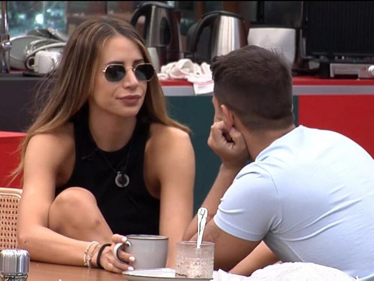 Miguel Frigenti y Cristina Porta se mantienen alejados de sus compañeros