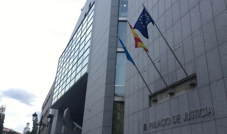 Condenado a un año de prisión el profesor de Literatura que acosó a dos alumnas