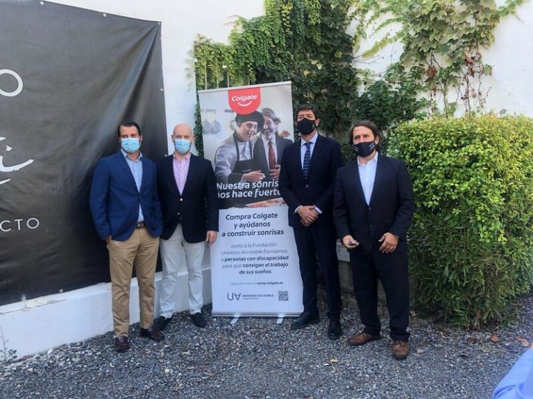 Colgate se une a Universo Santi para la formación en hostelería de 7 personas con discapacidad