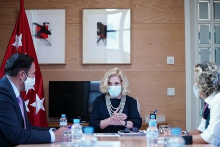 Madrid trabaja ya en nuevas leyes de Servicios Sociales y de Protección a la Infancia