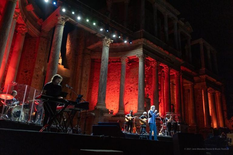 José Luis Perales cierra su participación en el Stone&Music con dos llenos absolutos