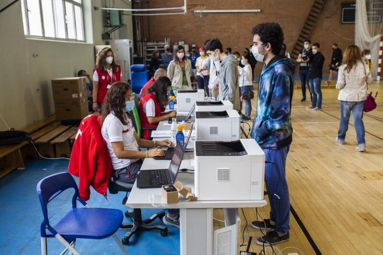 Más de 1.500 jóvenes se han vacunado en las universidades de Madrid