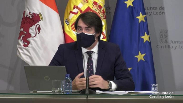 Castilla y León suspende todos los permisos para cazar lobos