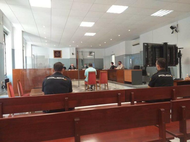 El pediatra en prisión por abusar de menores en Almería acepta cinco años por agresión