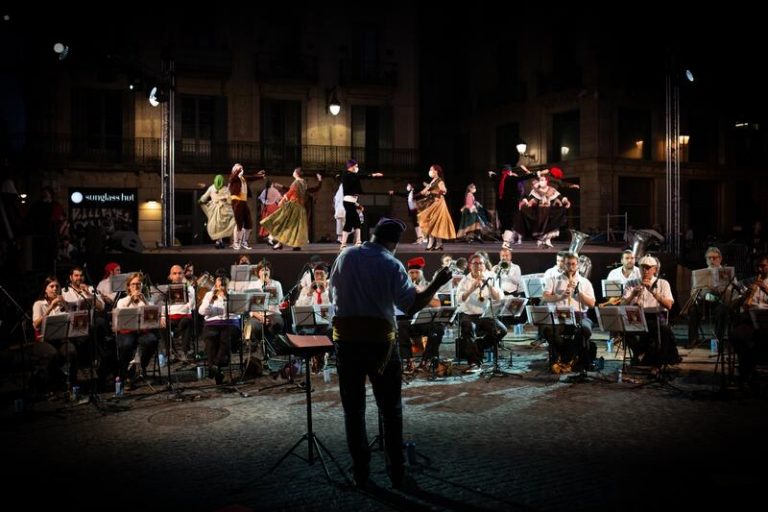 Las fiestas de la Mercè de Barcelona recuperan el 'Toc d'Inici' entre abucheos a Colau