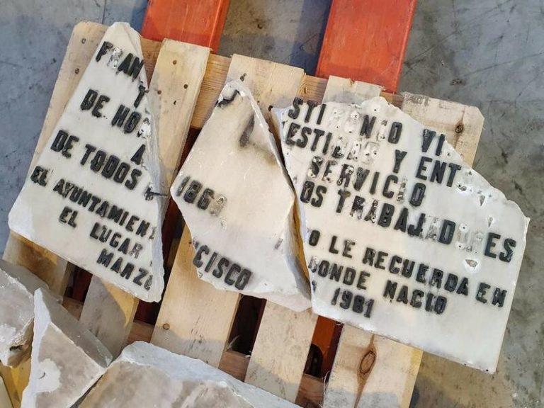 El TSJM obliga al Ayuntamiento de Madrid a retirar las placas de Prieto y Largo Caballero