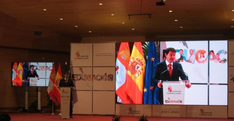 Mañueco recalca que cumplirá el compromiso de la gratuidad de la educación de 2 a 3 años