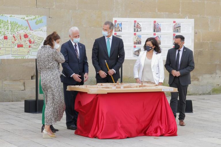 El Rey Felipe llega a Logroño para conocer de primera mano la historia del Sitio de la Ciudad