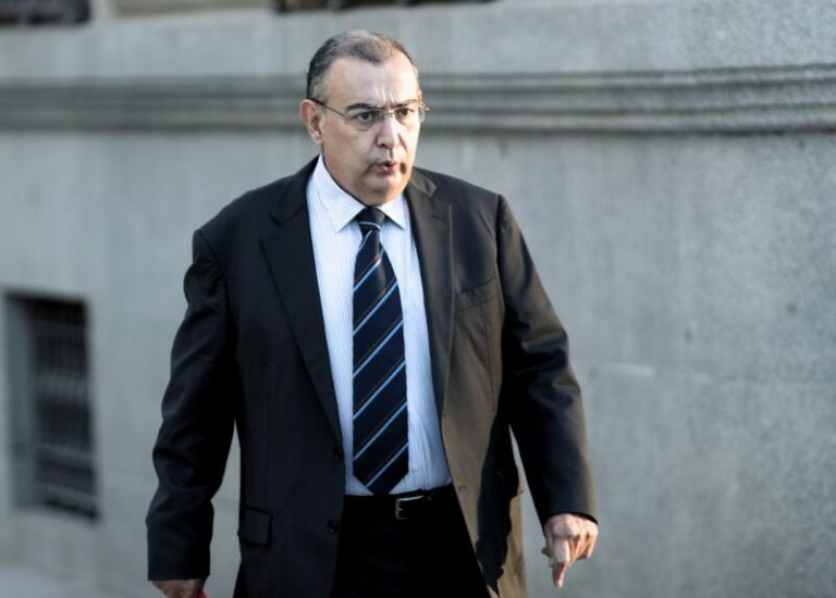 El juez rechaza el recurso de García Castaño y mantiene procesado al comisario