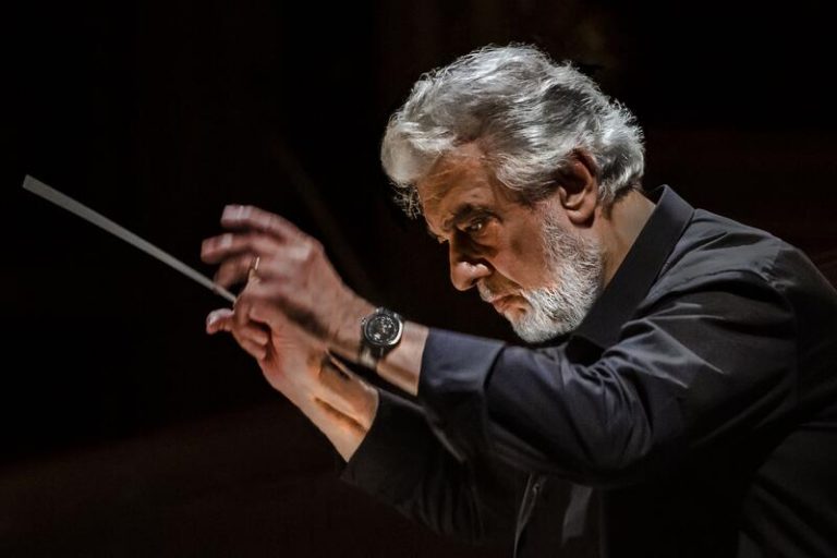 Plácido Domingo lamenta no actuar con la Orquesta de Extremadura