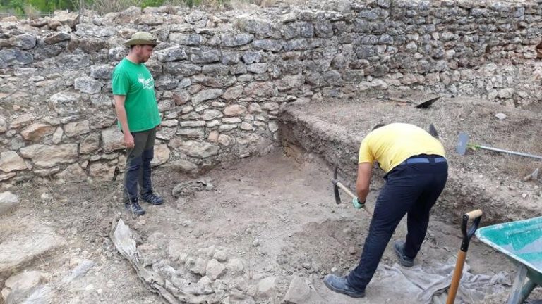 Hallan hornos metalúrgicos y una moneda del rey ostrogodo Totila en el yacimiento València la Vella