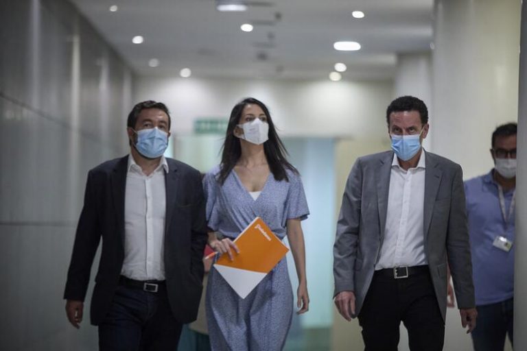 Ciudadanos lleva al Congreso una iniciativa para impedir homenajes a etarras y cesar a quienes los permitan