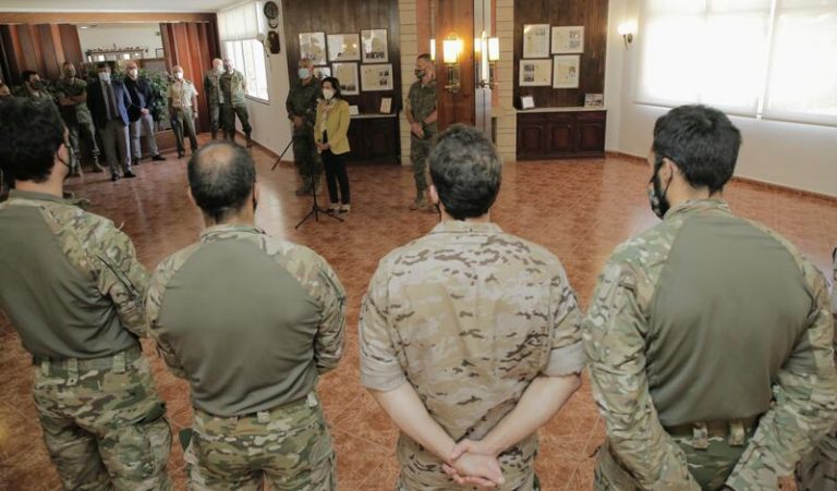 Robles reconoce la labor militar española en la evacuación en Kabul