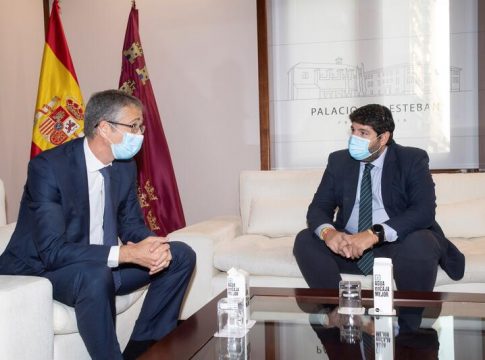 Reunión con Pablo Hernández de Cos Cos adelanta que el Banco de España actualizará sus previsiones tras la revisión a la baja del INE