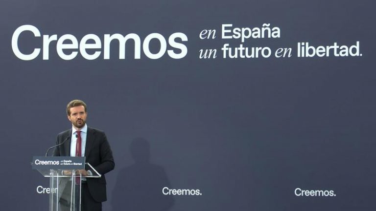 Casado acusa a Sánchez de decir una cosa en Europa y otra en España