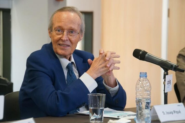 Piqué avisa que el populismo no se combate con más populismo