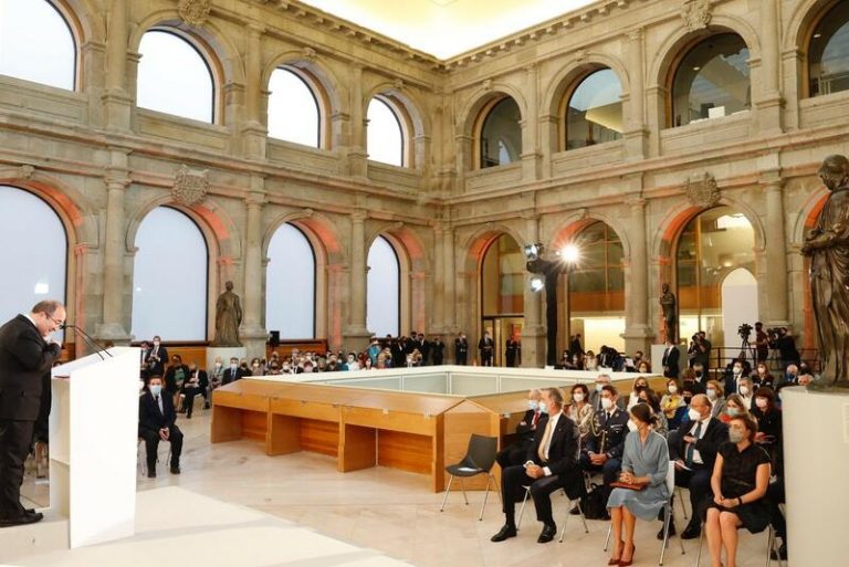 Una treintena de Premios Nacionales recogen sus galardones en el Museo del Prado