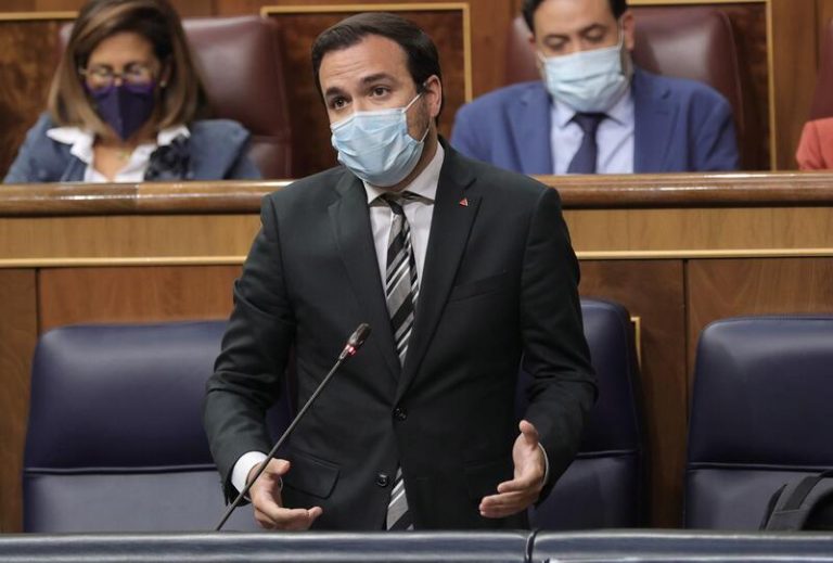 Ribera y Garzón al PP: El precio récord de la electricidad no es el que se paga en la factura