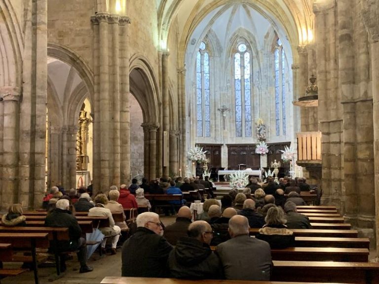 El TS anula el límite de 10 personas en iglesias de municipios cántabros confinados