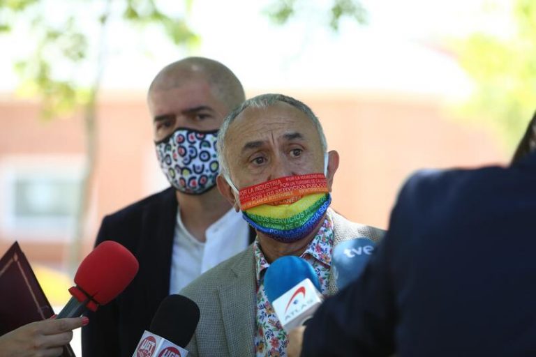 CCOO y UGT piden al PP que respete lo pactado en pensiones