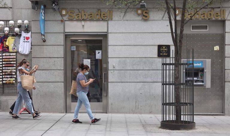 Sabadell rebaja en 200 salidas el ERE, hasta los 1.730 afectados