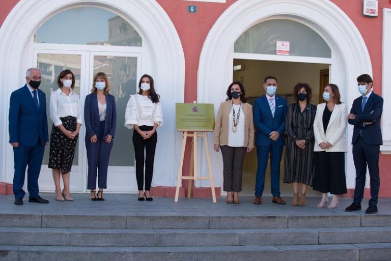 La Reina Letizia participa en la apertura del curso de FP en Haro