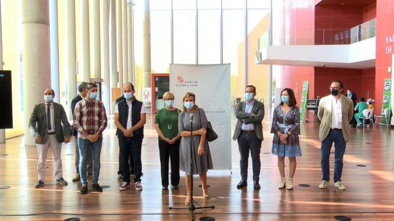 Castilla y León cruza datos para comprobar vacunados en otras CCAA