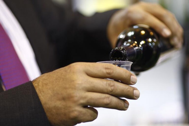 Los sectores del vino y de bebidas espirituosas se unen para lanzar una plataforma de etiquetado electrónico