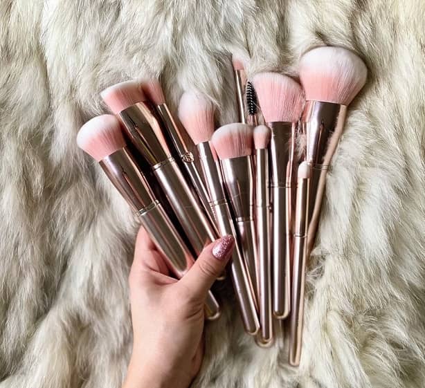 Tenga en cuenta para cuidar las brochas de maquillaje