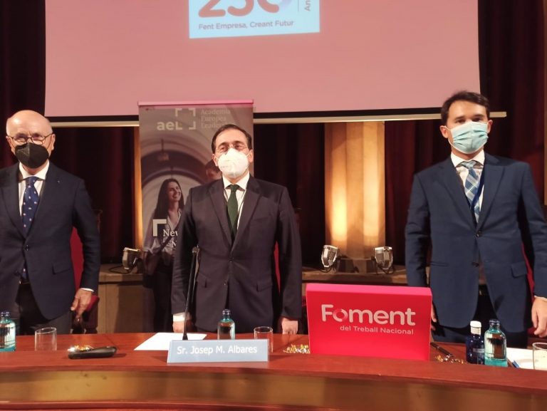 Albares condecorará al embajador en Afganistán y a personal de Exteriores por la evacuación