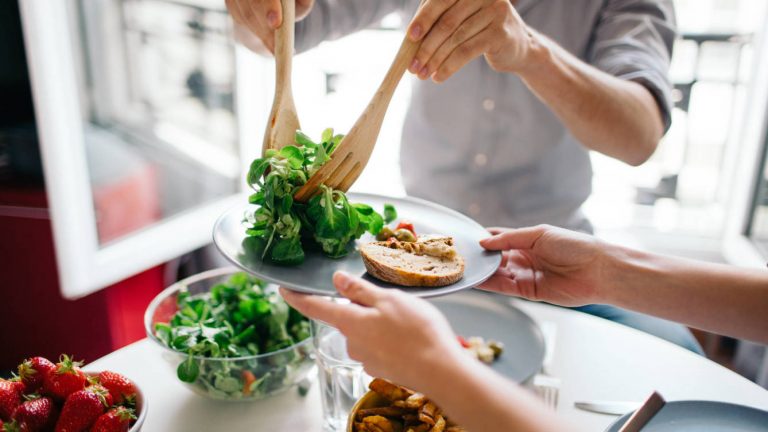 Alimentos que no sabías que te ayudan a adelgazar