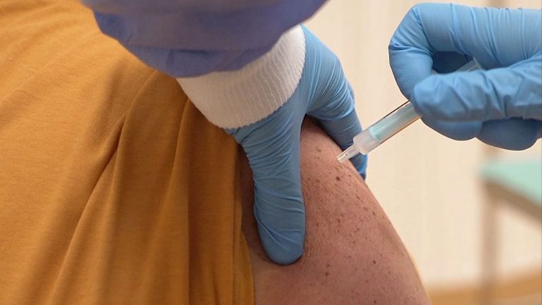 Andalucía suma 521 contagios, 14 muertes y su tasa continúa bajando hasta 61,2