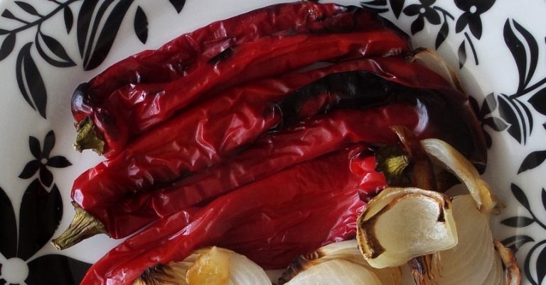 Así puedes asar pimientos en 15 minutos sin usar el horno